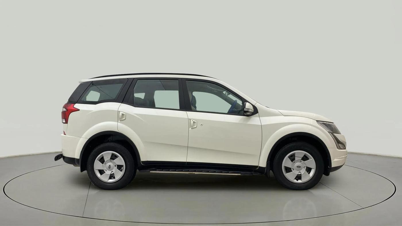 2021 Mahindra XUV500 W7 AT, Diesel, Automatic, 38,568 km, Right Side View