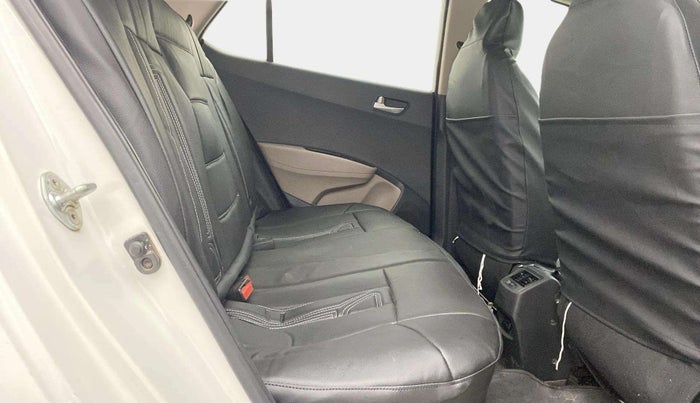 2018 Hyundai Grand i10 SPORTZ 1.2 KAPPA VTVT, CNG, Manual, 78,267 km, Right Side Rear Door Cabin