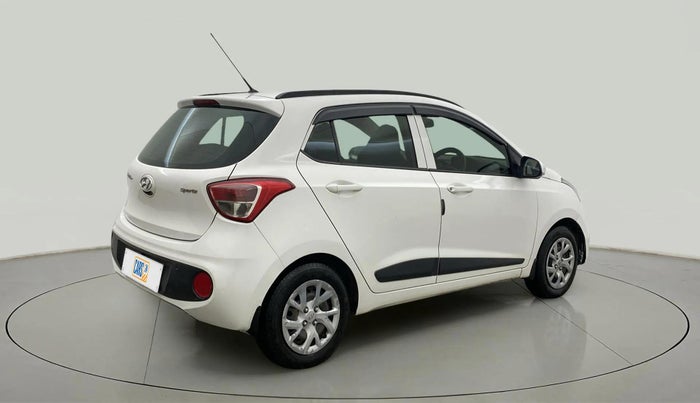 2018 Hyundai Grand i10 SPORTZ 1.2 KAPPA VTVT, CNG, Manual, 78,267 km, Right Back Diagonal