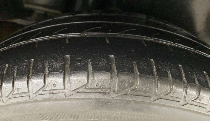 2018 Maruti Ciaz ALPHA 1.5 SHVS PETROL, Petrol, Manual, 48,473 km, Right Rear Tyre Tread