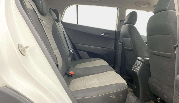 2016 Hyundai Creta SX PLUS 1.6 PETROL, Petrol, Manual, 58,840 km, Right Side Rear Door Cabin