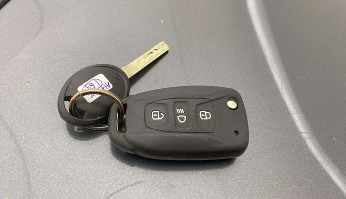 2021 Tata ALTROZ XM PLUS PETROL, Petrol, Manual, 59,164 km, Key Close Up