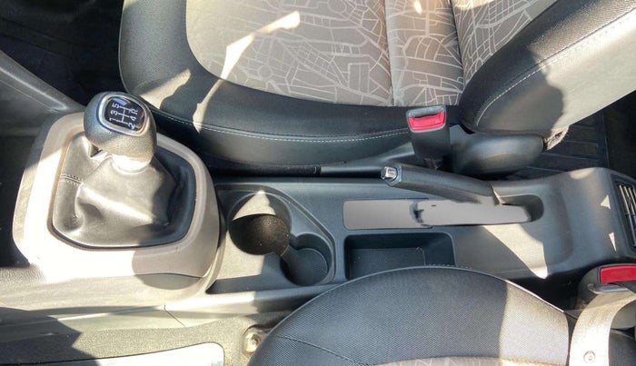 2016 Hyundai Grand i10 SPORTZ 1.2 KAPPA VTVT, Petrol, Manual, 45,860 km, Gear Lever