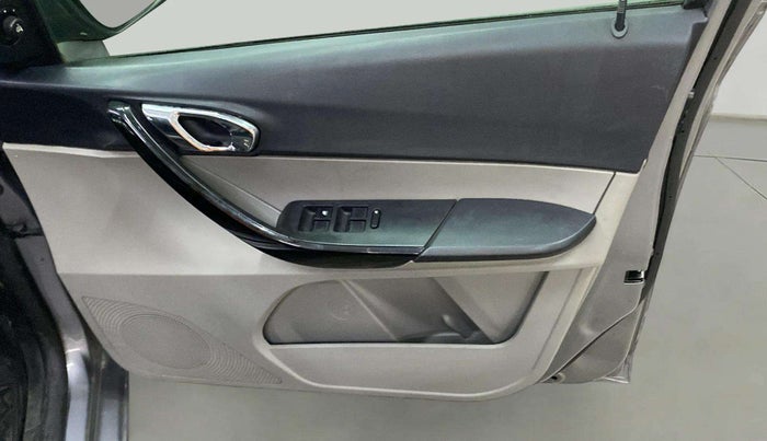 2019 Tata Tiago XZA PETROL, Petrol, Automatic, 41,611 km, Driver Side Door Panels Control