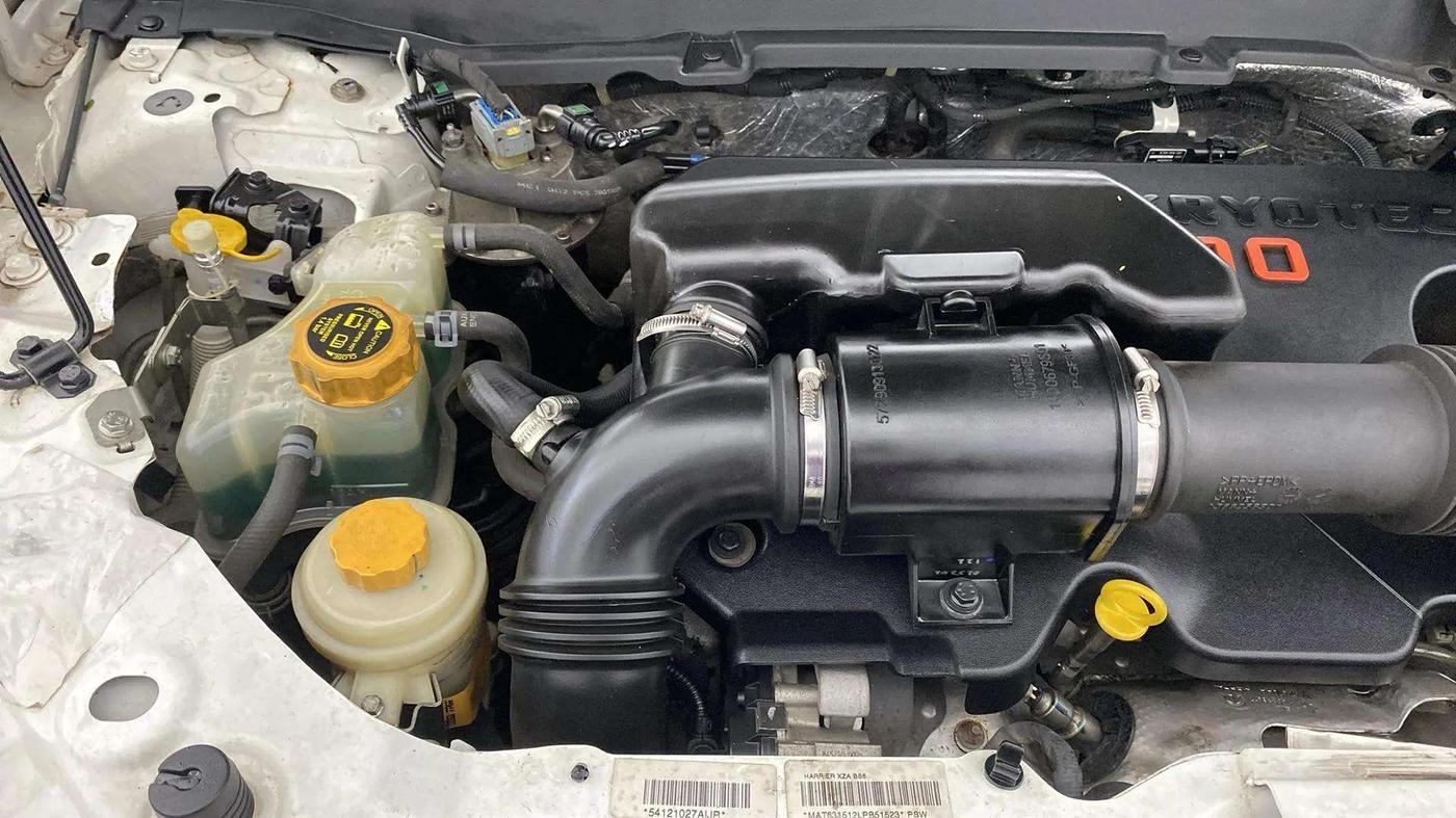 2020 Tata Harrier XZA 2.0L, Diesel, Automatic, 61,207 km, Engine View - Right