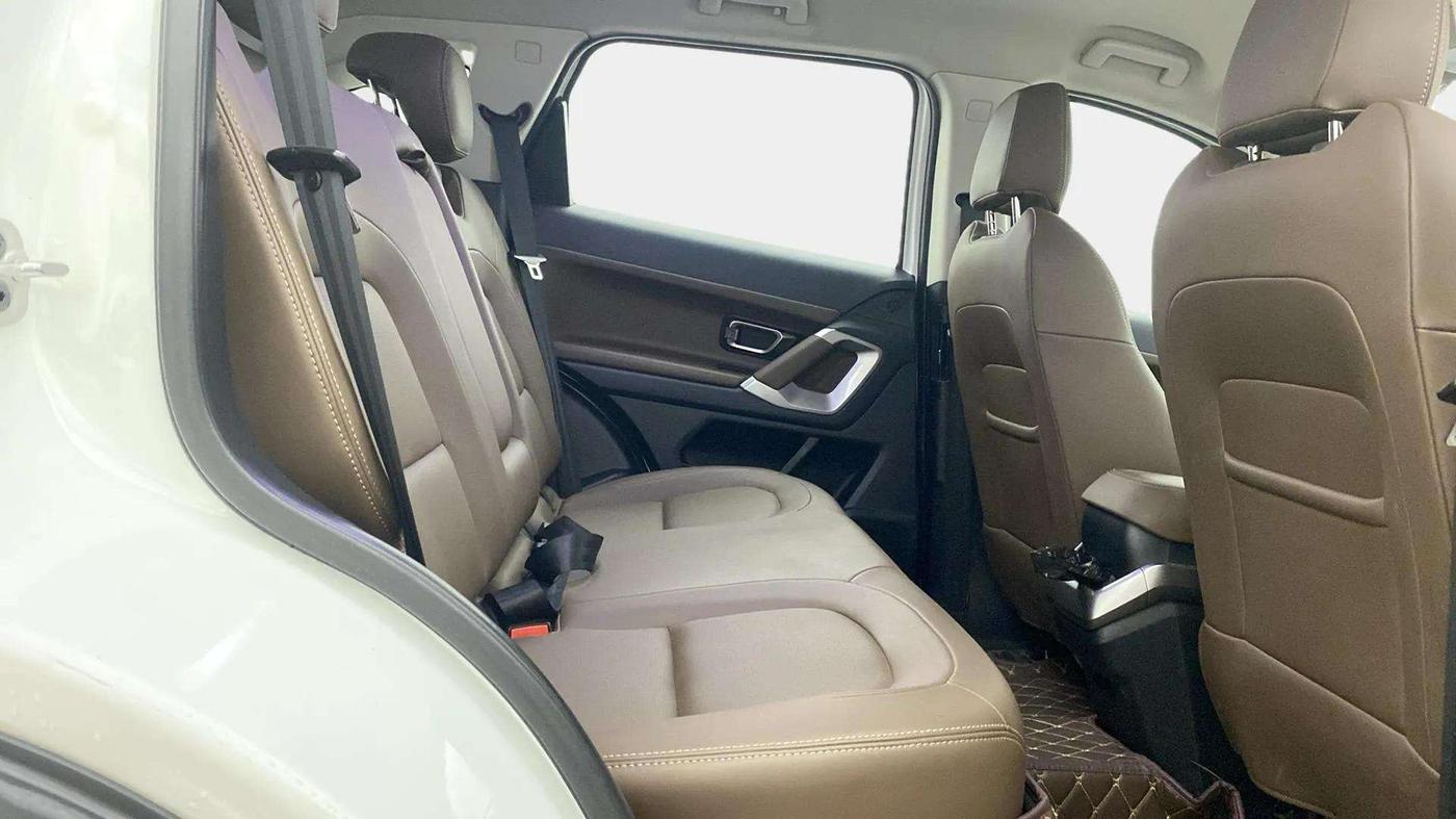 2020 Tata Harrier XZA 2.0L, Diesel, Automatic, 61,207 km, Right Side Rear Door Cabin