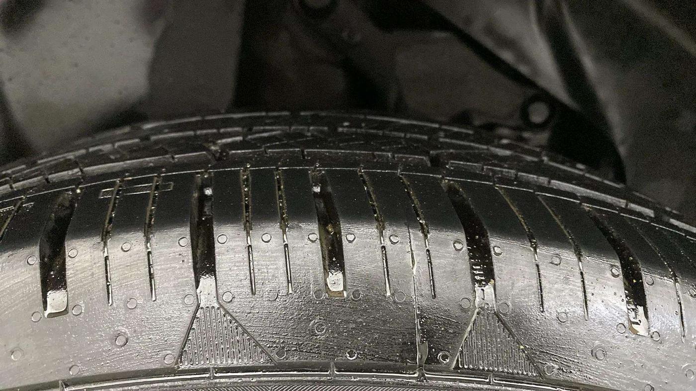 2020 Tata Harrier XZA 2.0L, Diesel, Automatic, 61,207 km, Right Rear Tyre Tread