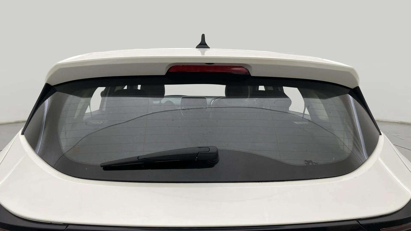 2020 Tata Harrier XZA 2.0L, Diesel, Automatic, 61,207 km, Rear Windshield