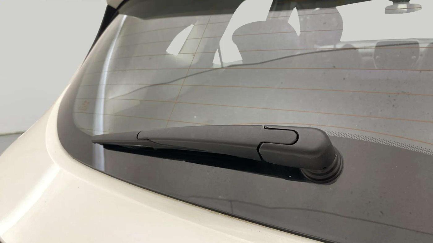 2020 Tata Harrier XZA 2.0L, Diesel, Automatic, 61,207 km, Rear Wiper