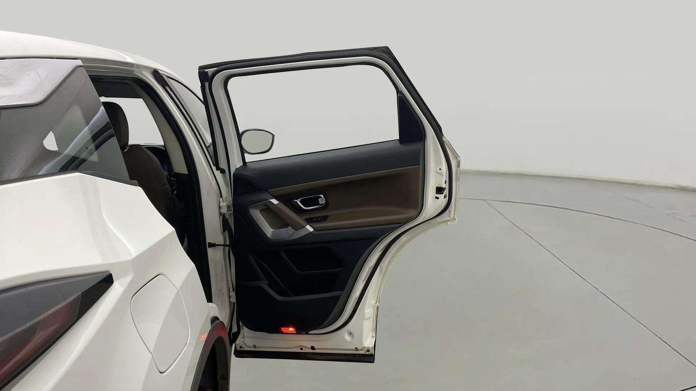 2020 Tata Harrier XZA 2.0L, Diesel, Automatic, 61,207 km, RHS Rear Door