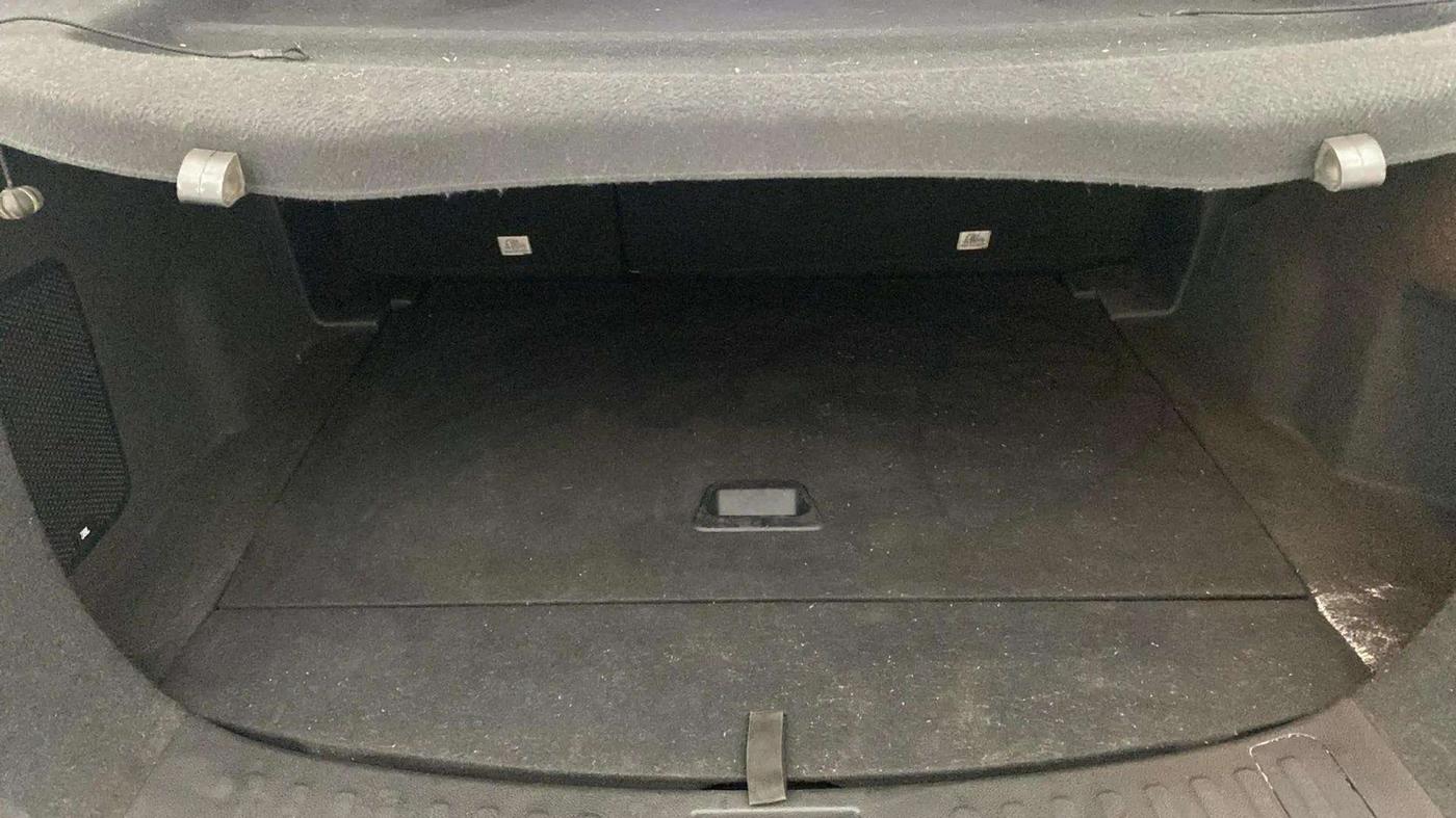 2020 Tata Harrier XZA 2.0L, Diesel, Automatic, 61,207 km, Boot Inside