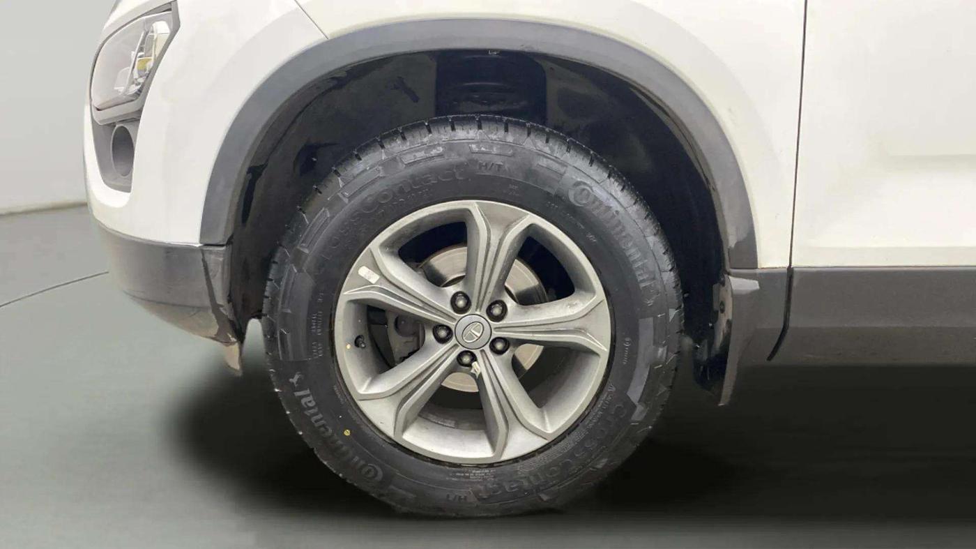 2020 Tata Harrier XZA 2.0L, Diesel, Automatic, 61,207 km, Left Front Wheel