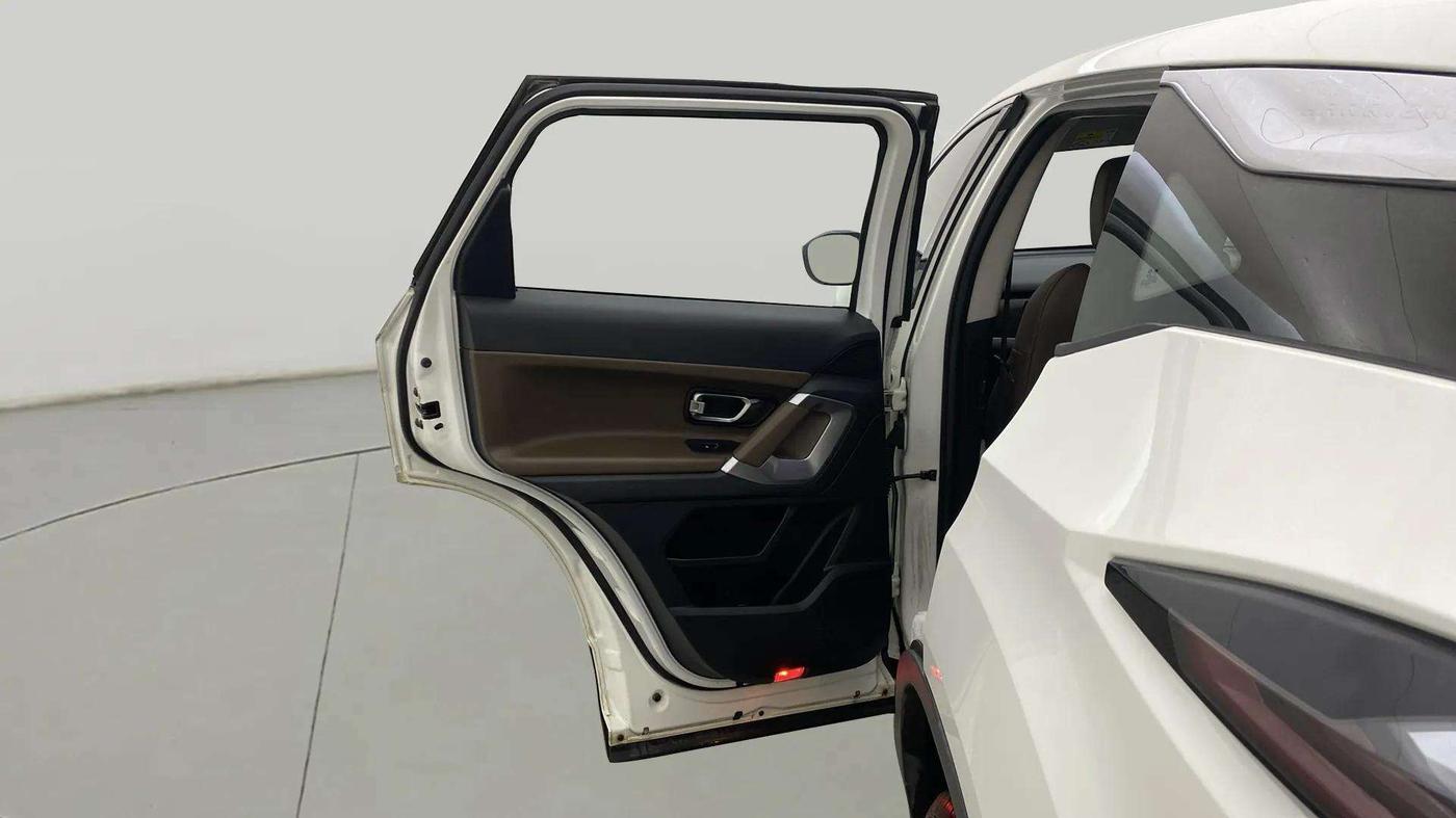 2020 Tata Harrier XZA 2.0L, Diesel, Automatic, 61,207 km, LHS Rear Door