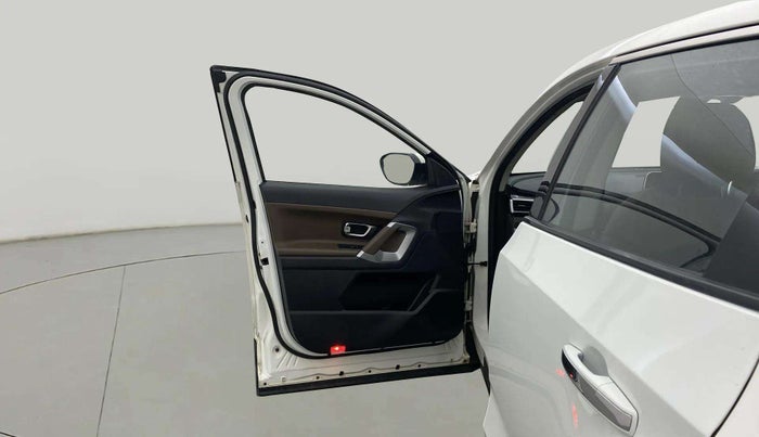 2020 Tata Harrier XZA 2.0L, Diesel, Automatic, 60,978 km, LHS Front Door