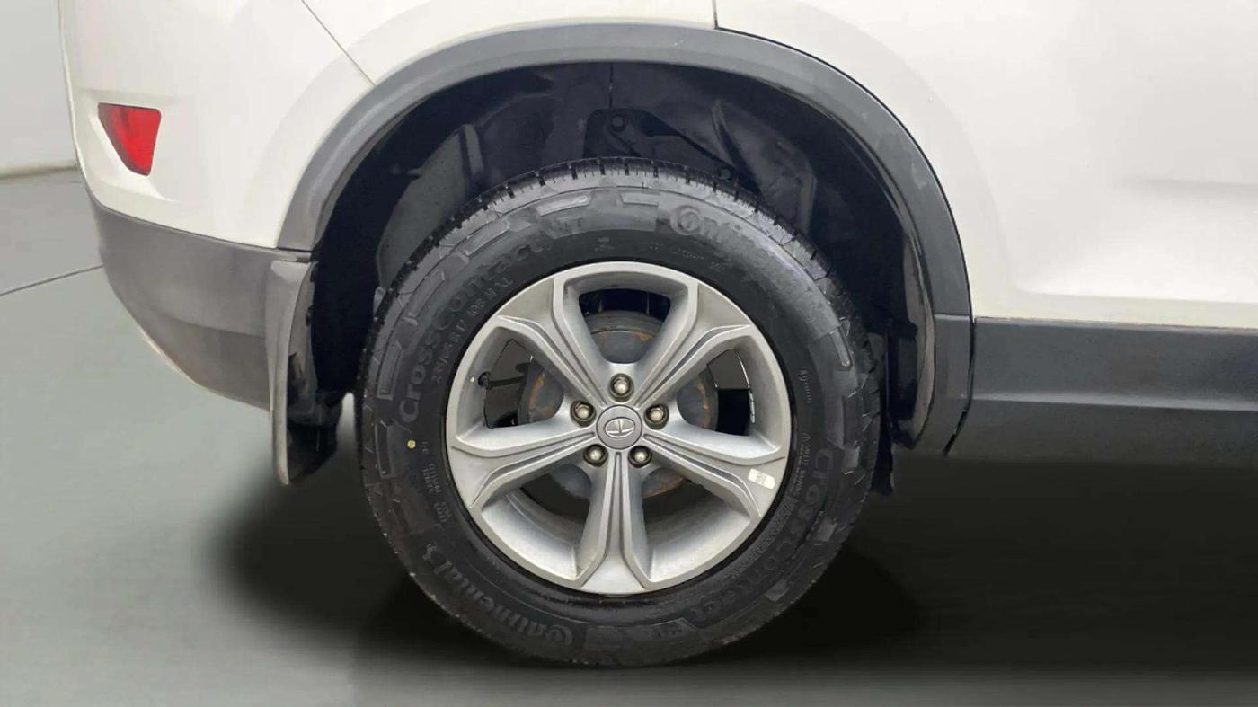 2020 Tata Harrier XZA 2.0L, Diesel, Automatic, 61,207 km, Right Rear Wheel