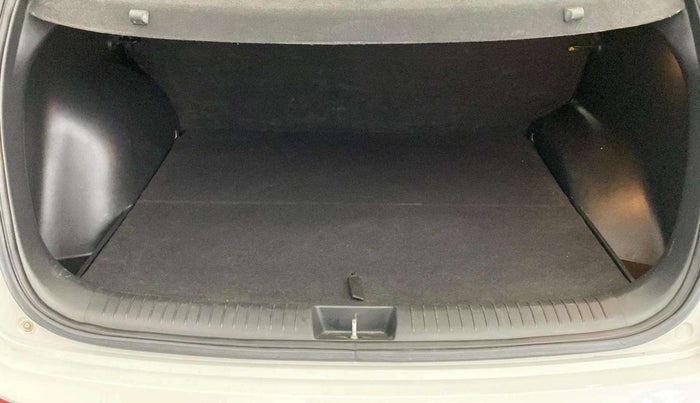 2018 Hyundai Creta SX PLUS 1.6 PETROL, Petrol, Manual, 81,360 km, Boot Inside