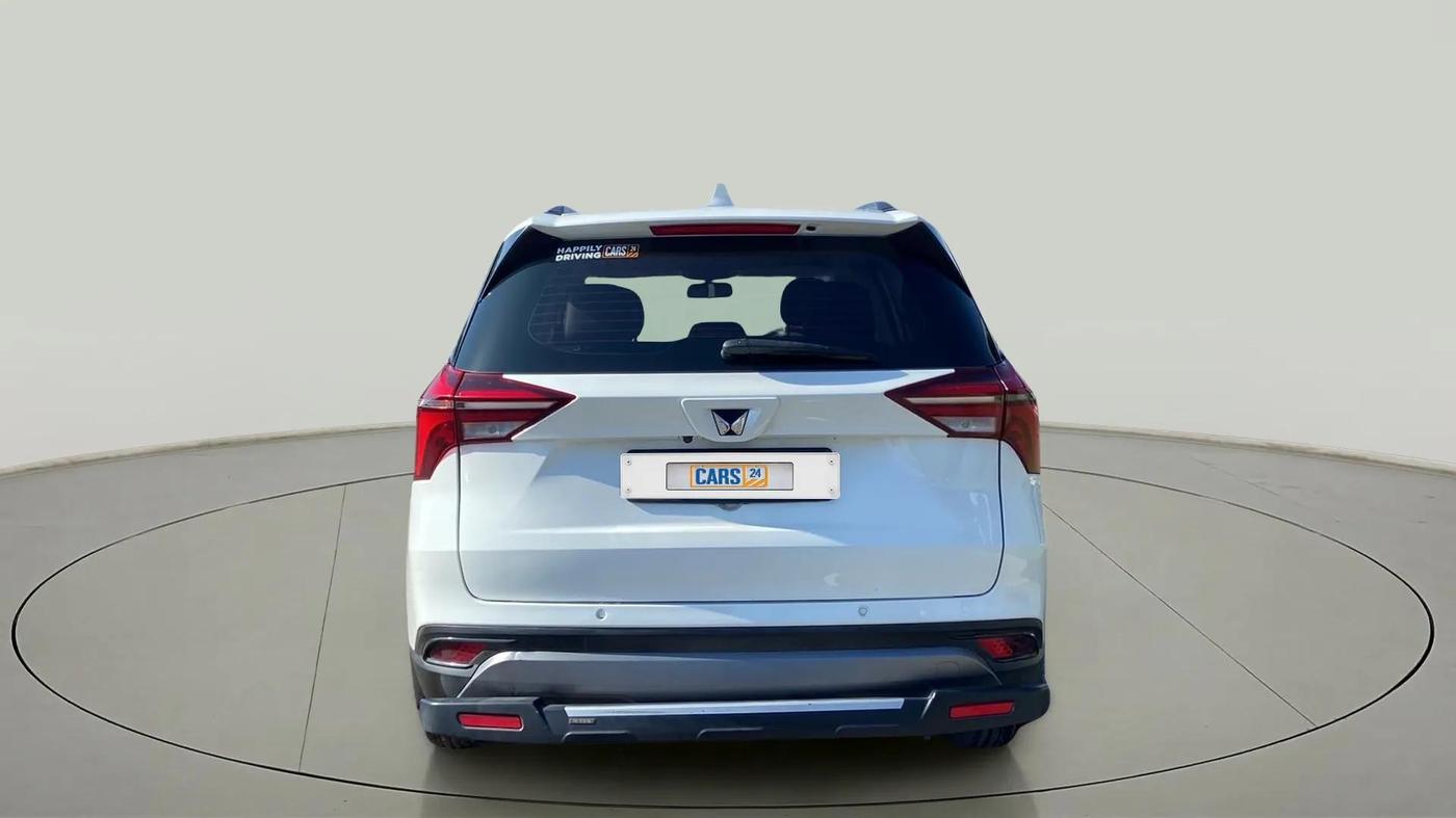 2022 Mahindra XUV700 AX 5 P MT 5 STR, Petrol, Manual, 35,075 km, Back/Rear