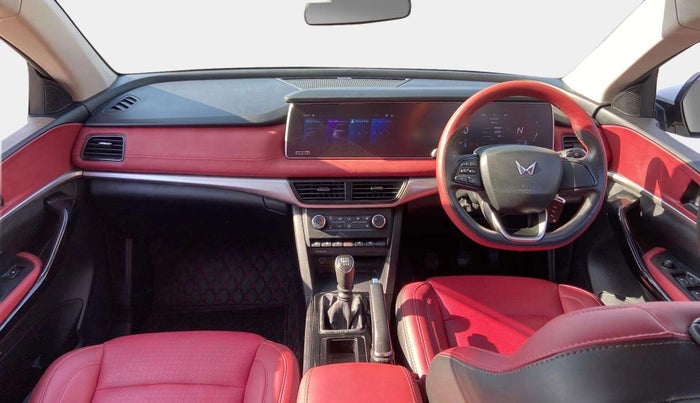 2022 Mahindra XUV700 AX 5 P MT 5 STR, Petrol, Manual, 34,952 km, Dashboard