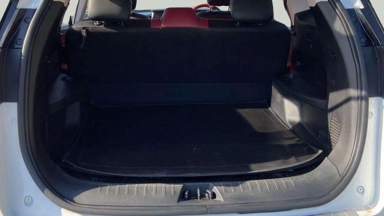 2022 Mahindra XUV700 AX 5 P MT 5 STR, Petrol, Manual, 35,075 km, Boot Inside
