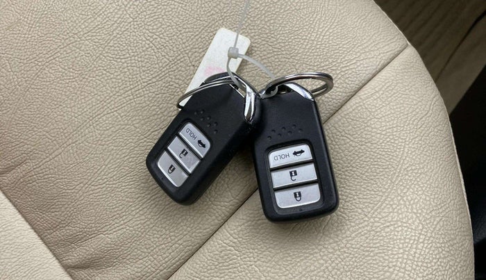 2019 Honda Amaze 1.2L I-VTEC V, Petrol, Manual, 42,127 km, Key Close Up