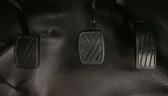 2021 Maruti XL6 ZETA MT, Petrol, Manual, 31,819 km, Pedals