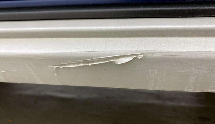 2021 Maruti XL6 ZETA MT, Petrol, Manual, 31,819 km, Left running board - Minor scratches