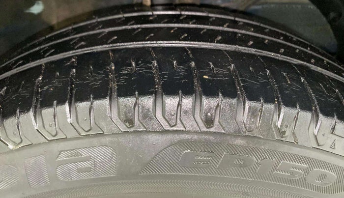 2021 Maruti XL6 ZETA MT, Petrol, Manual, 31,819 km, Right Front Tyre Tread
