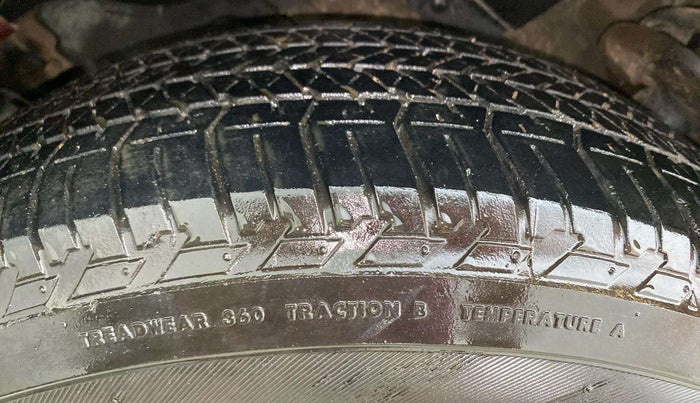 2018 Mahindra XUV500 W9, Diesel, Manual, 77,569 km, Left Front Tyre Tread