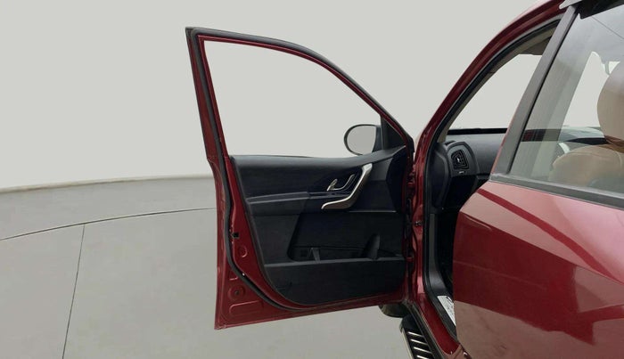 2018 Mahindra XUV500 W9, Diesel, Manual, 77,569 km, LHS Front Door