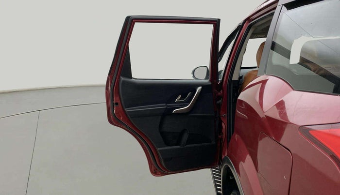 2018 Mahindra XUV500 W9, Diesel, Manual, 77,569 km, LHS Rear Door
