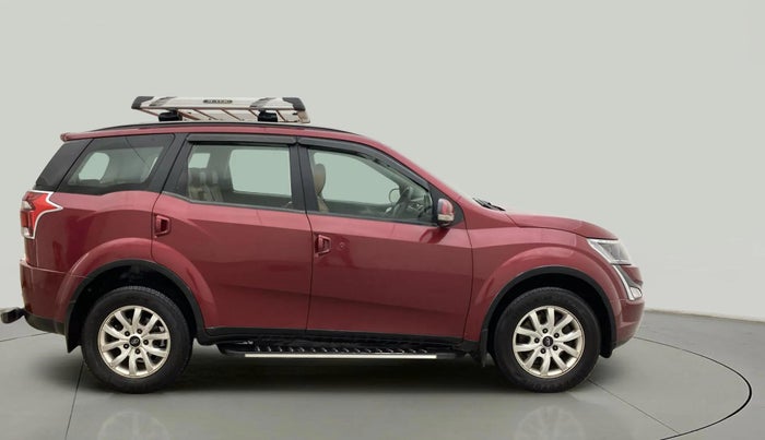2018 Mahindra XUV500 W9, Diesel, Manual, 77,569 km, Right Side View