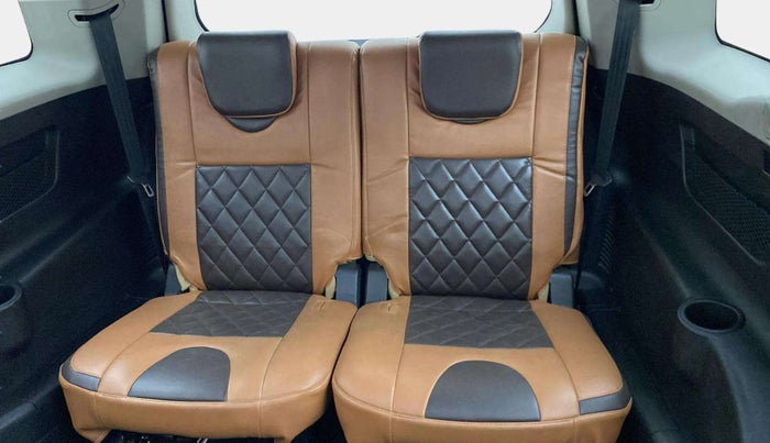 2018 Mahindra XUV500 W9, Diesel, Manual, 77,569 km, Third Seat Row ( optional )