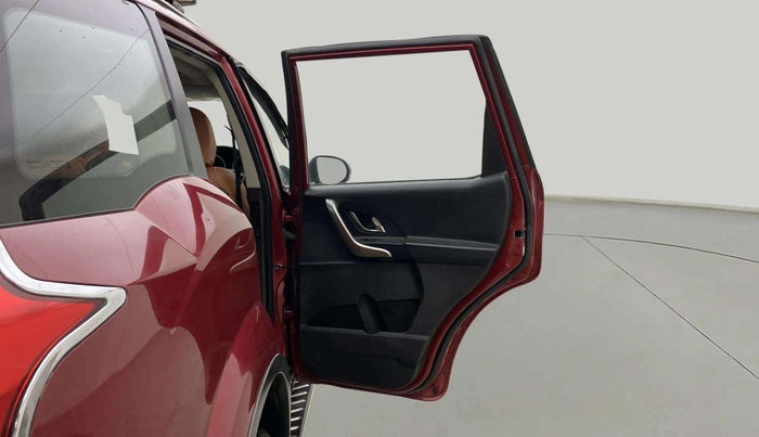 2018 Mahindra XUV500 W9, Diesel, Manual, 77,569 km, RHS Rear Door