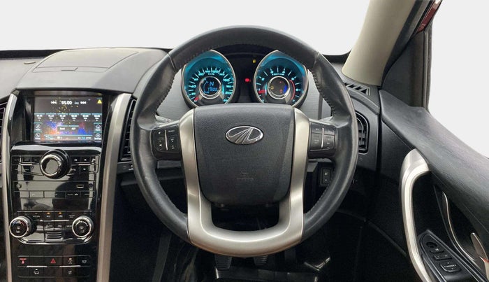 2018 Mahindra XUV500 W9, Diesel, Manual, 77,569 km, Steering Wheel Close Up