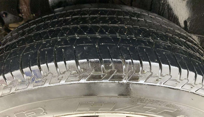 2018 Mahindra XUV500 W9, Diesel, Manual, 77,569 km, Right Rear Tyre Tread