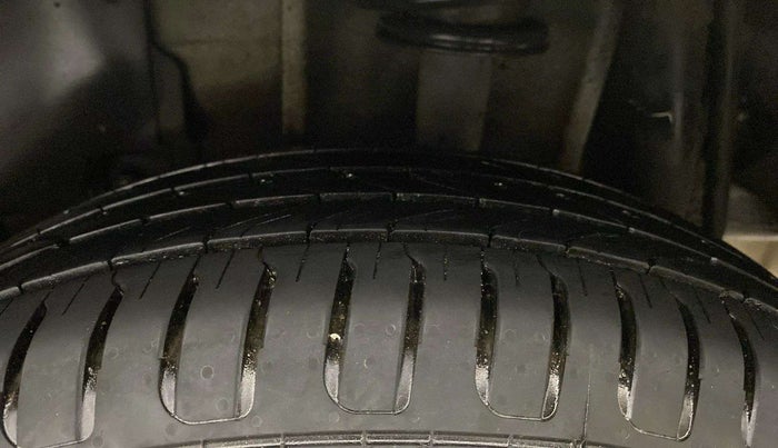 2018 Tata TIGOR XZ PLUS PETROL, Petrol, Manual, 61,471 km, Right Front Tyre Tread