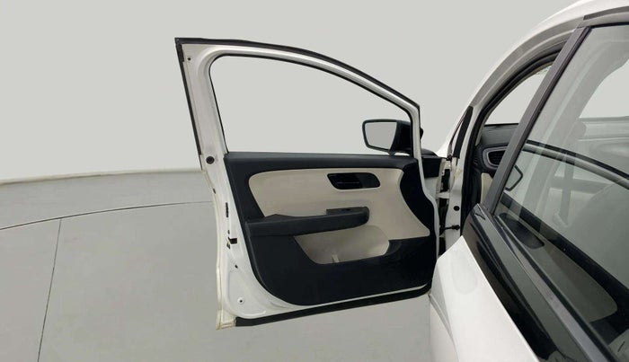 2022 Tata ALTROZ XE PLUS PETROL, Petrol, Manual, 33,250 km, LHS Front Door