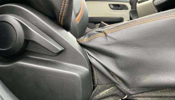 2022 Tata ALTROZ XE PLUS PETROL, Petrol, Manual, 33,250 km, Driver Side Adjustment Panel