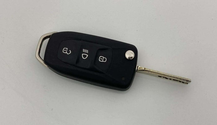 2022 Tata ALTROZ XE PLUS PETROL, Petrol, Manual, 33,250 km, Key Close Up