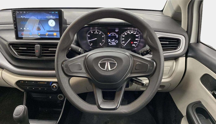 2022 Tata ALTROZ XE PLUS PETROL, Petrol, Manual, 33,250 km, Steering Wheel Close Up