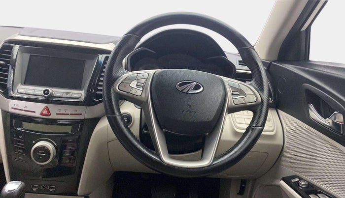 2020 Mahindra XUV300 W8 1.5 DIESEL AMT, Diesel, Automatic, 40,179 km, Steering Wheel Close Up