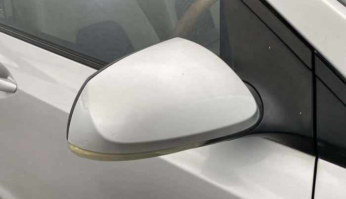 2014 Hyundai Xcent S (O) 1.2, Petrol, Manual, 74,581 km, Right rear-view mirror - Indicator light has minor damage
