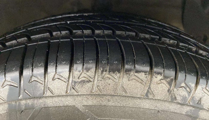 2014 Hyundai Xcent S (O) 1.2, Petrol, Manual, 74,581 km, Right Front Tyre Tread