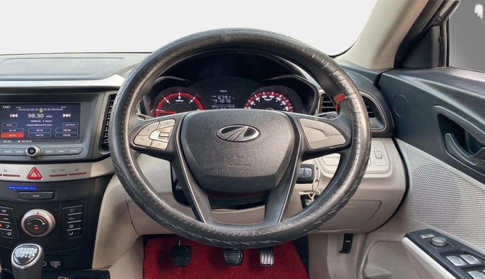 2021 Mahindra XUV300 W6 1.5 Diesel, Diesel, Manual, 76,670 km, Steering Wheel Close Up