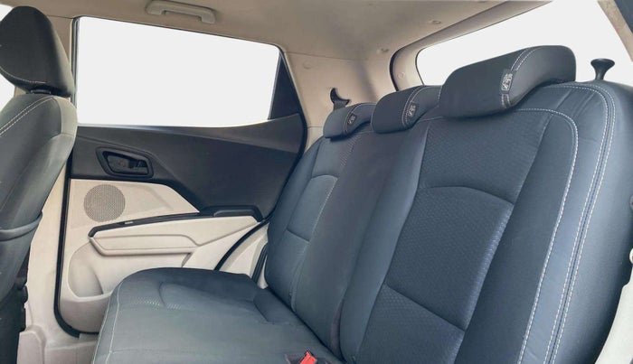 2021 Mahindra XUV300 W6 1.5 Diesel, Diesel, Manual, 76,670 km, Right Side Rear Door Cabin