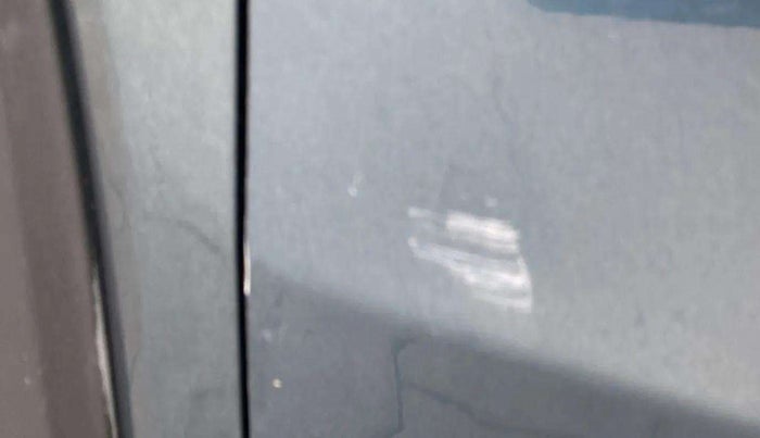 2021 Mahindra XUV300 W6 1.5 Diesel, Diesel, Manual, 76,670 km, Front passenger door - Slightly dented