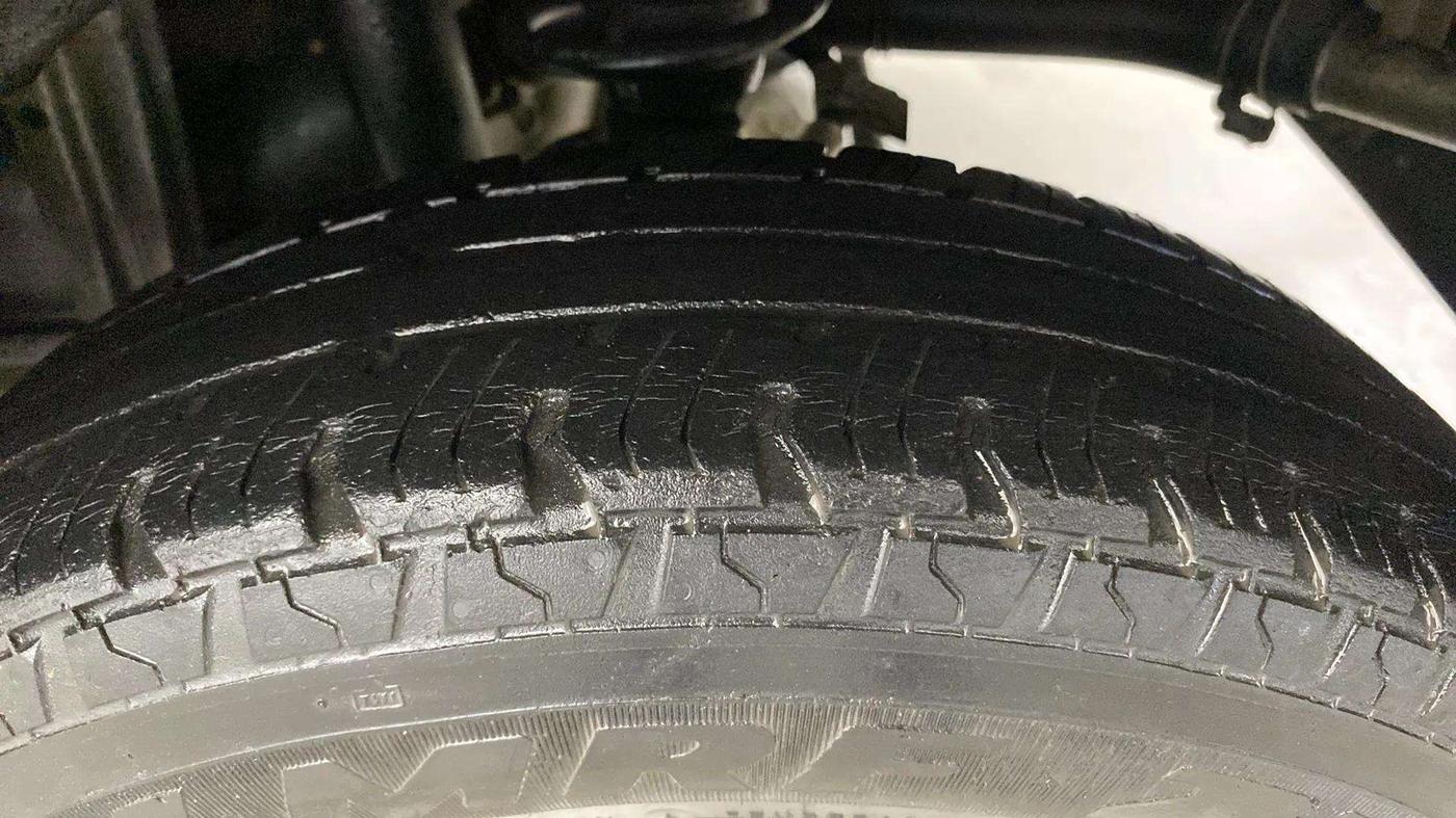 2017 Maruti Alto 800 VXI, Petrol, Manual, 56,011 km, Left Rear Tyre Tread