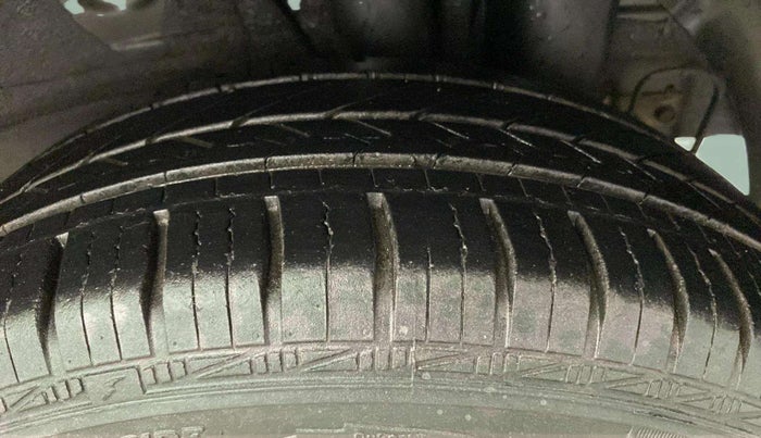 2015 Hyundai Elite i20 MAGNA 1.2, Petrol, Manual, 89,314 km, Left Rear Tyre Tread