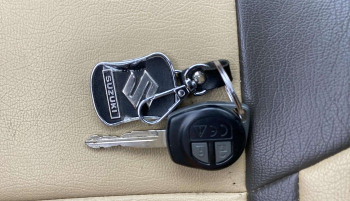 2019 Maruti Swift VXI, Petrol, Manual, 49,643 km, Key Close Up