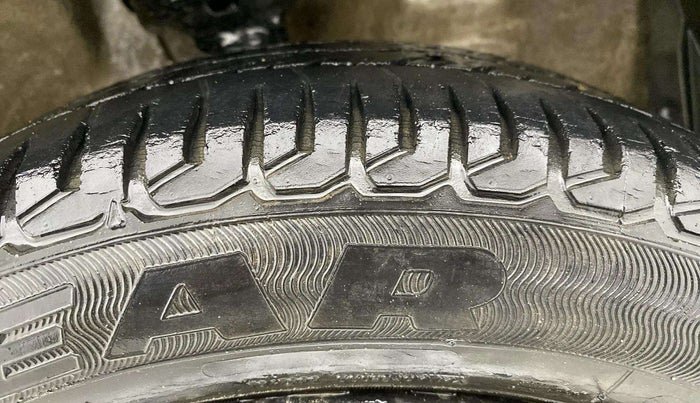 2016 Maruti Wagon R 1.0 VXI, Petrol, Manual, 60,745 km, Right Front Tyre Tread